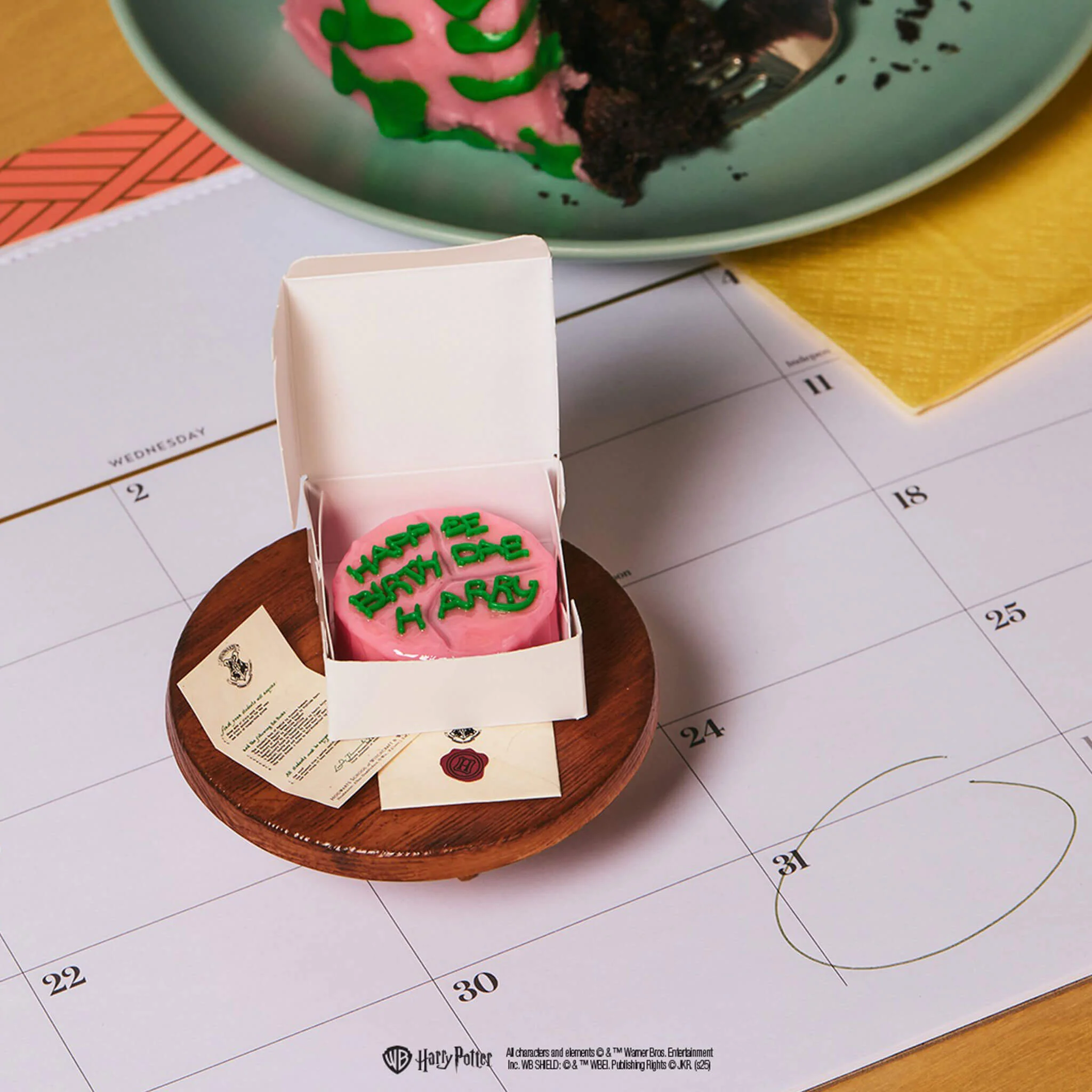 41-mga-s-miniverse-make-it-mini-harry-potter-s-birthday-cake-special-edition-limited-exclusive-2.webp MGA's Miniverse Make It Mini Harry Potter's™ Birthday Cake - SPECIAL EDITION, LIMITED, EXCLUSIVE