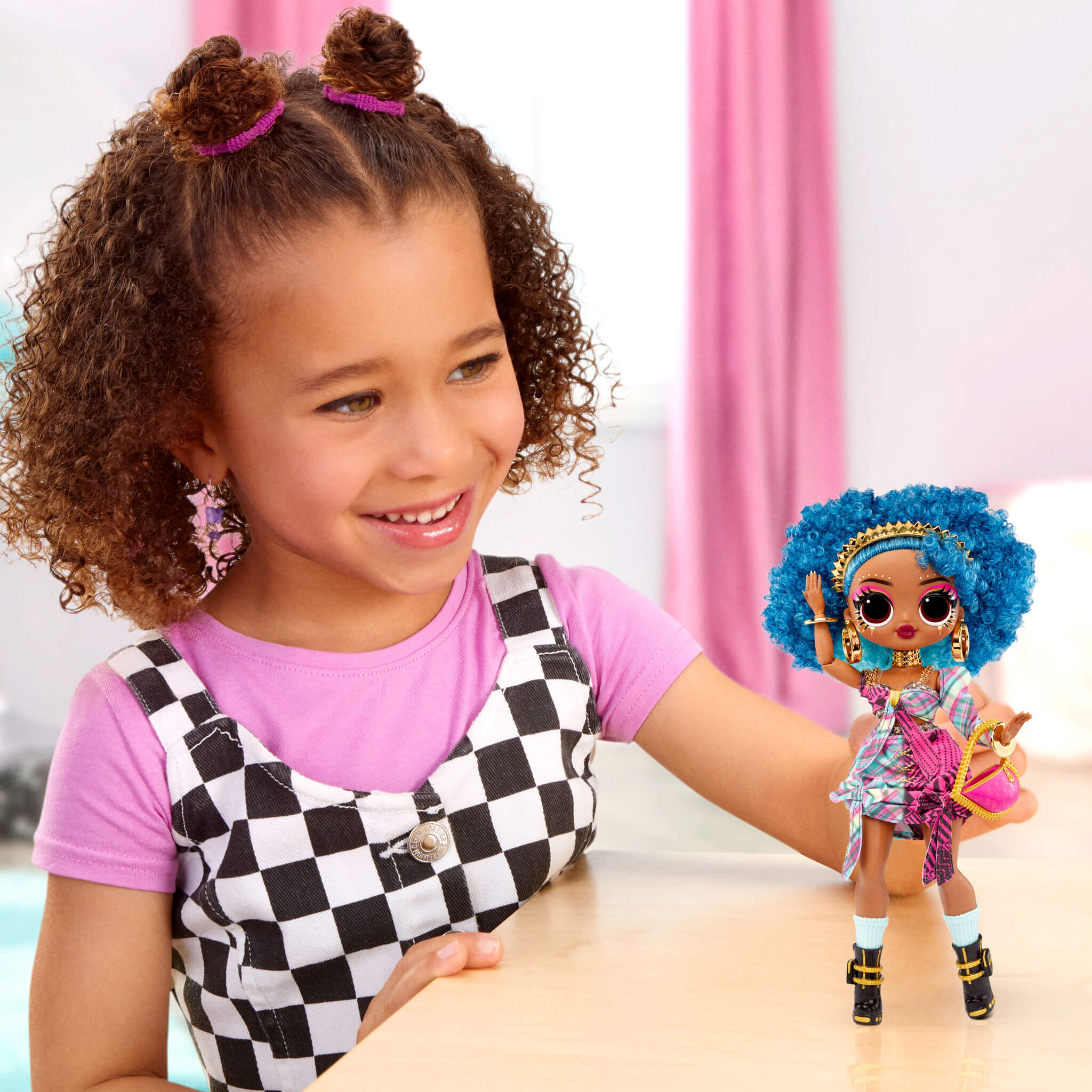 416-lol-surprise-omg-jams-fashion-doll-with-multiple-surprises-2.jpg LOL Surprise OMG Jams Fashion Doll with Multiple Surprises