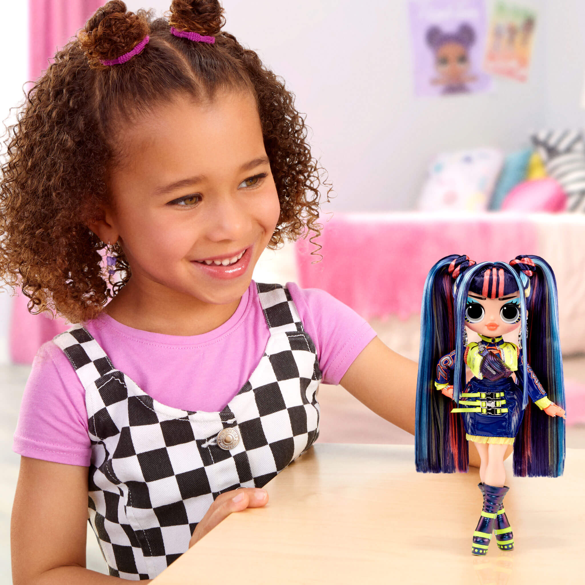 419-lol-surprise-omg-victory-fashion-doll-with-multiple-surprises-2.jpg LOL Surprise OMG Victory Fashion Doll with Multiple Surprises